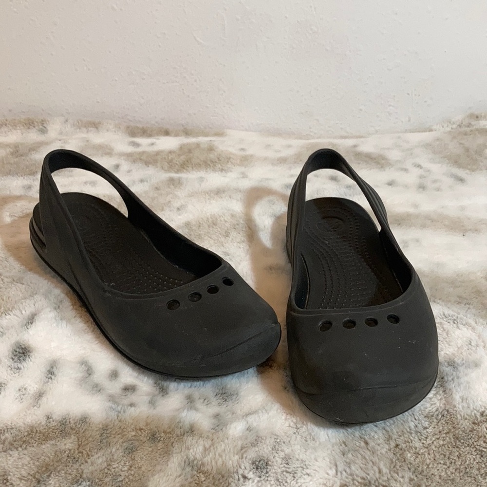 CROCS flats size 7